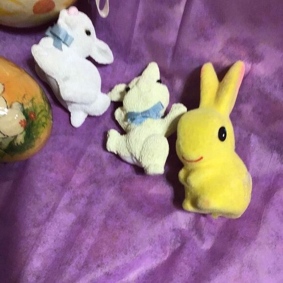 Six vintage paper Easter egg, ornaments, and three funny figurines from estate s - Picture 4 of 4